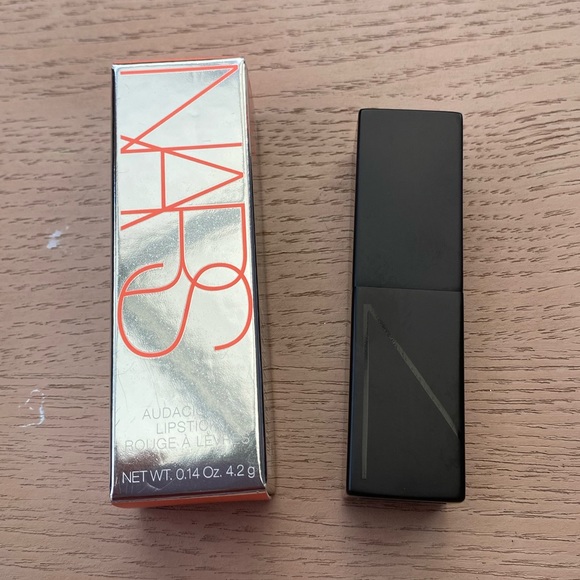 NARS Audacious Lipstick Margot Limited Edition - Picture 5 of 6
